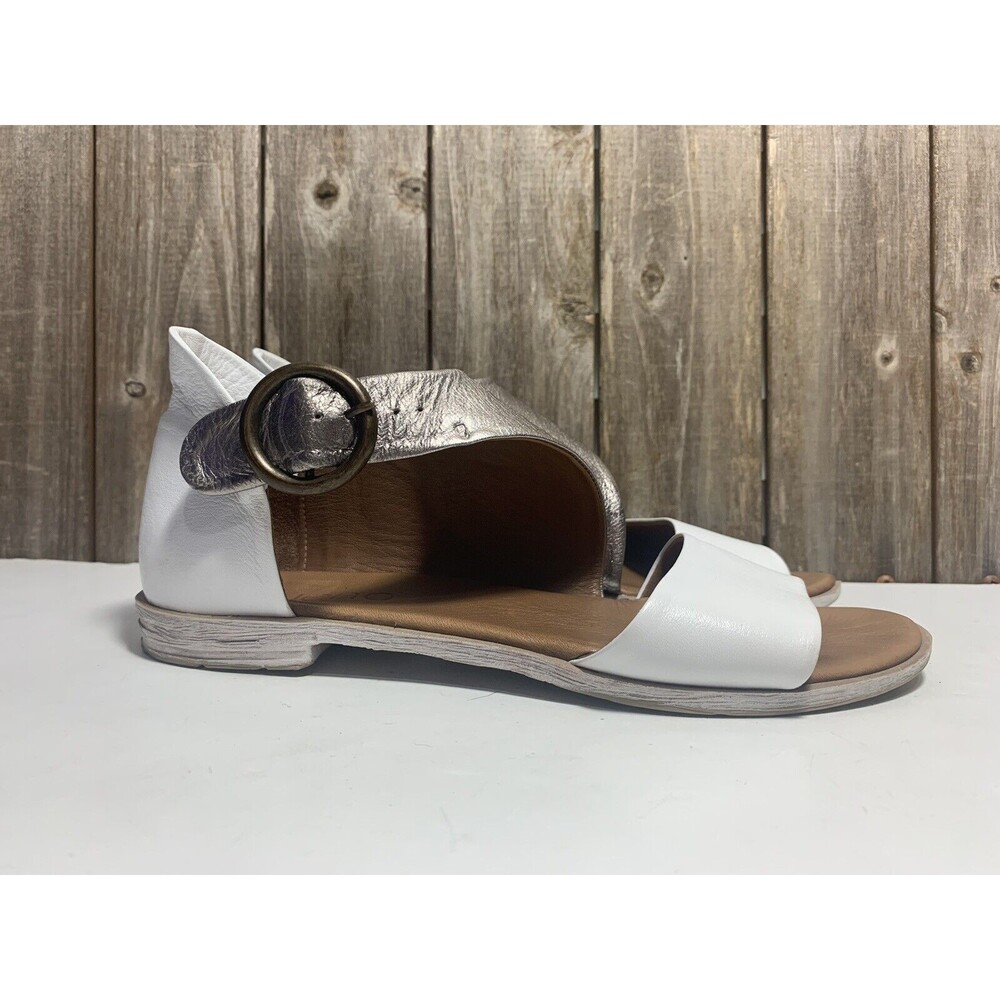 Bueno White and Silver Sandals